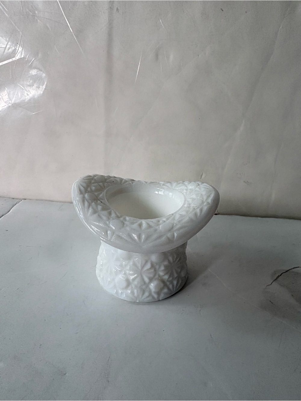 1960s Fenton Milk Glass Top Hat In Daisy & Button Pattern Vintage